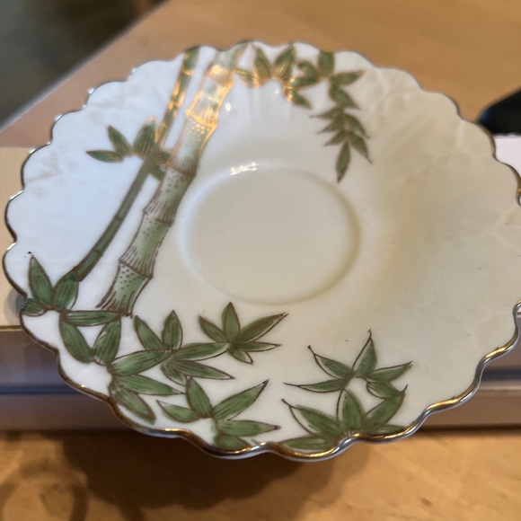 Vintage porcelain demitasse cup and saucer, gold trim handle painted from Japan - Picture 11 of 11